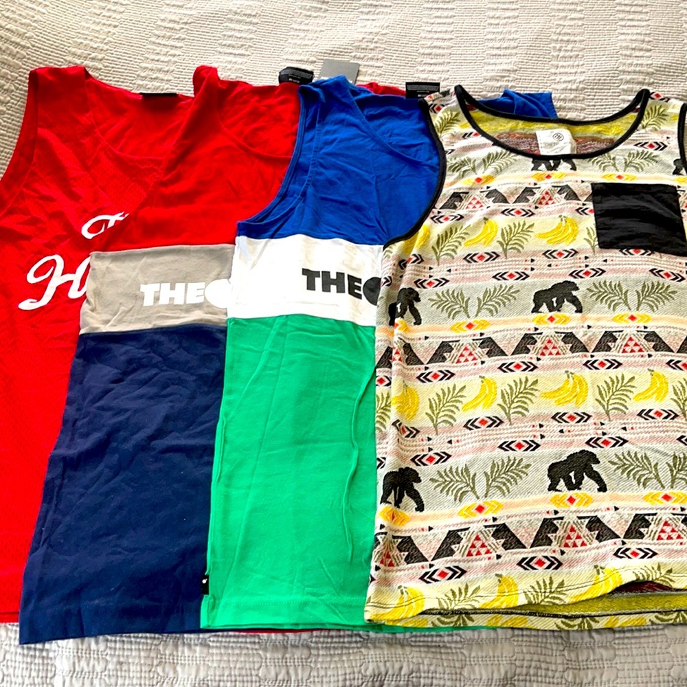 Men’s Tank Top Bundle Size Large